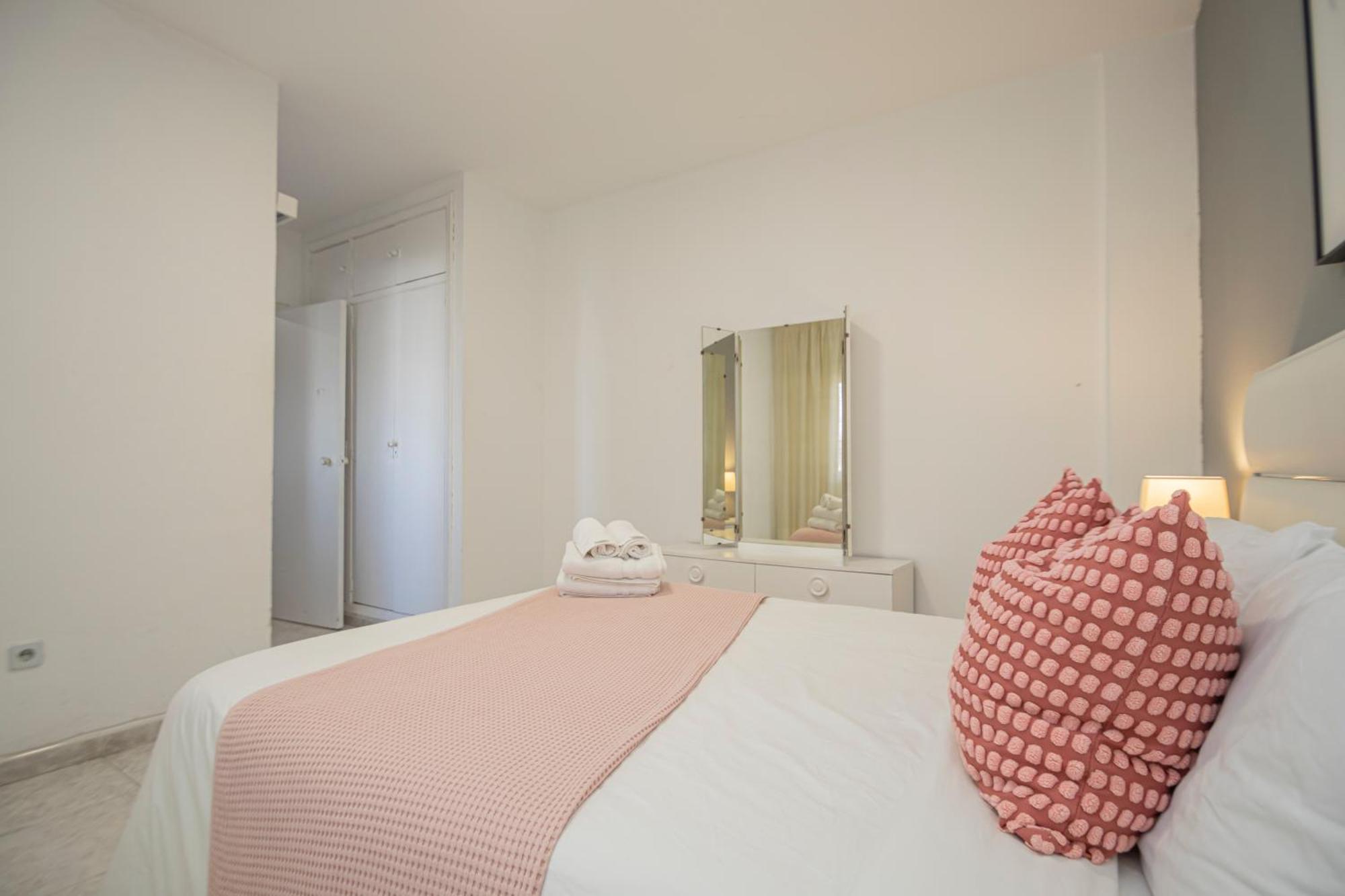 Perfect Getaway In Triana - 15M Walk Giralda Apartment Seville Exterior photo